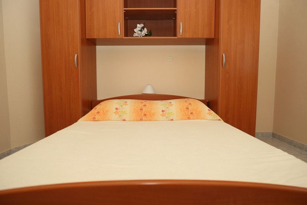Apartments Mladen 2