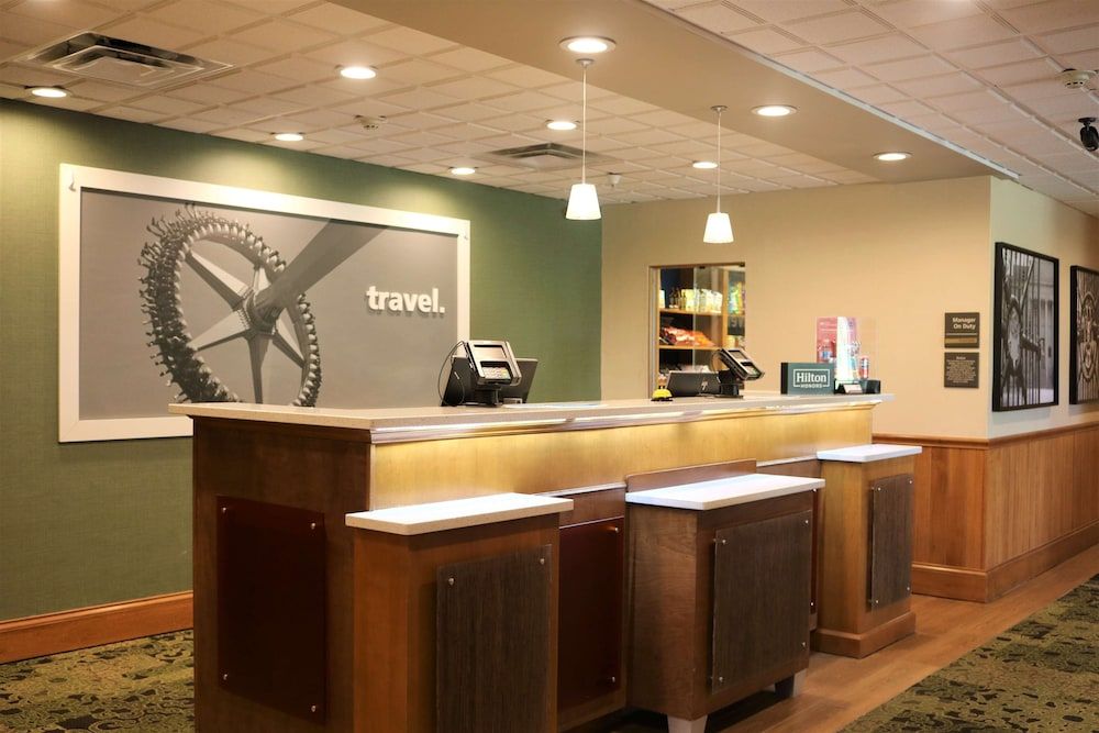Hampton Inn & Suites Fremont 2