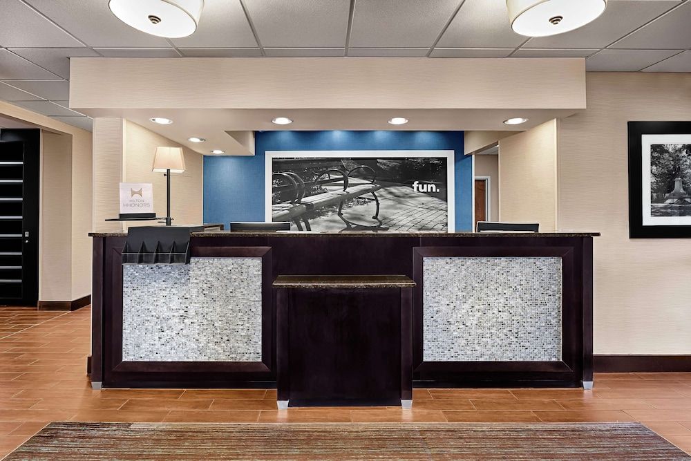 Hampton Inn Morganton 2