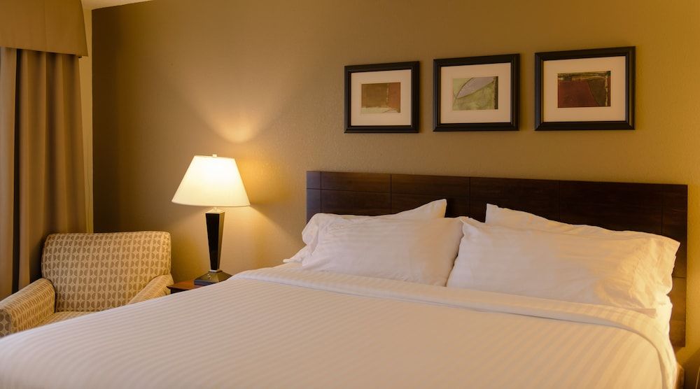 Holiday Inn Express & Suites Superior by IHG 2