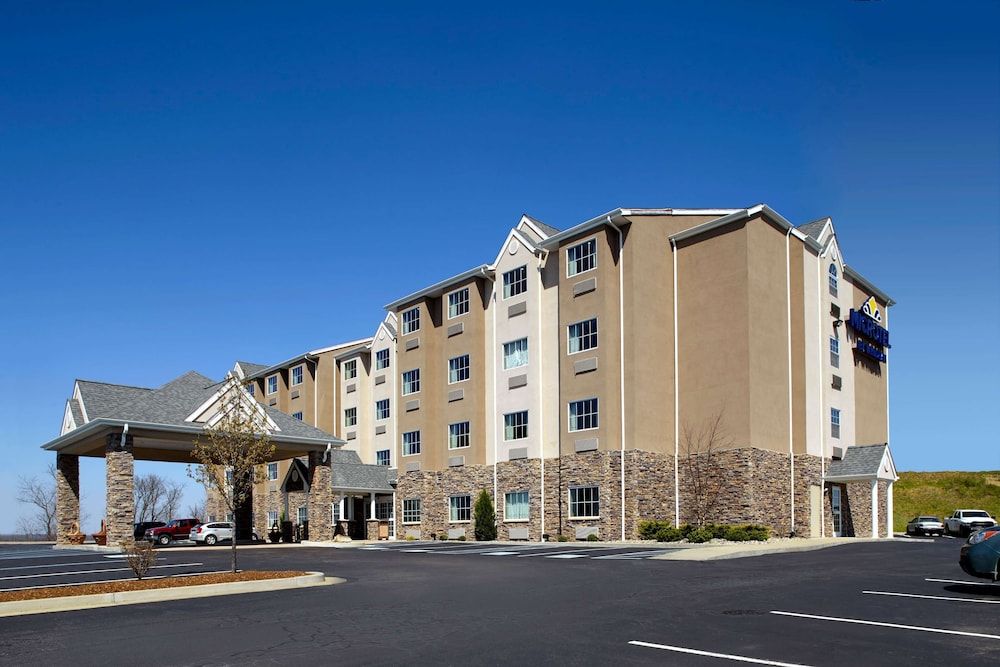 Microtel Inn & Suites by Wyndham Wheeling at Highlands 2 estrelas em Triadelphia
