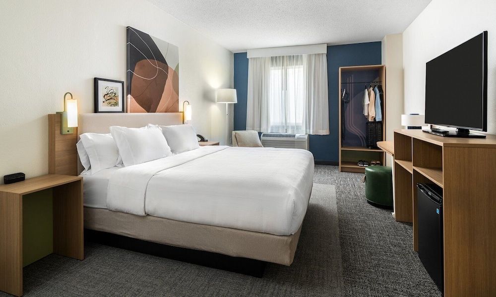 Spark by Hilton Glendive 2