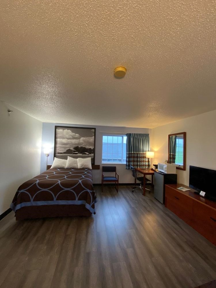 Super 8 by Wyndham Ida Grove 3