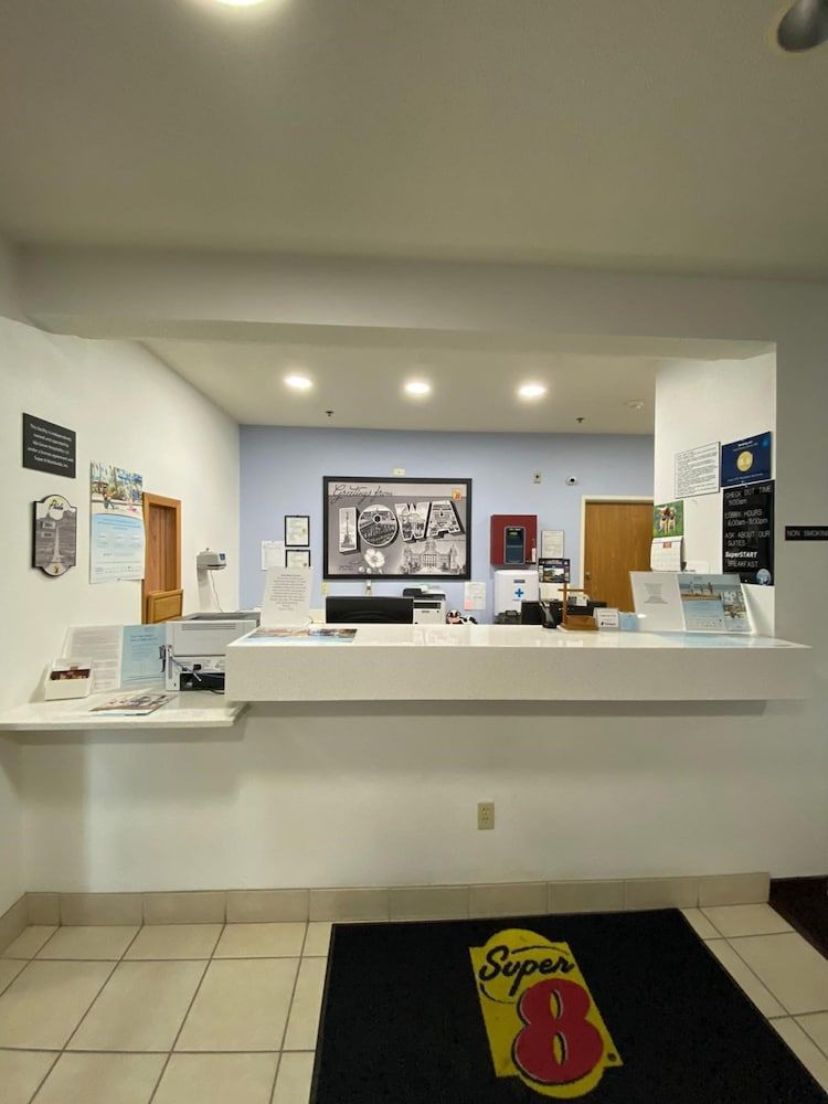 Super 8 by Wyndham Ida Grove 2