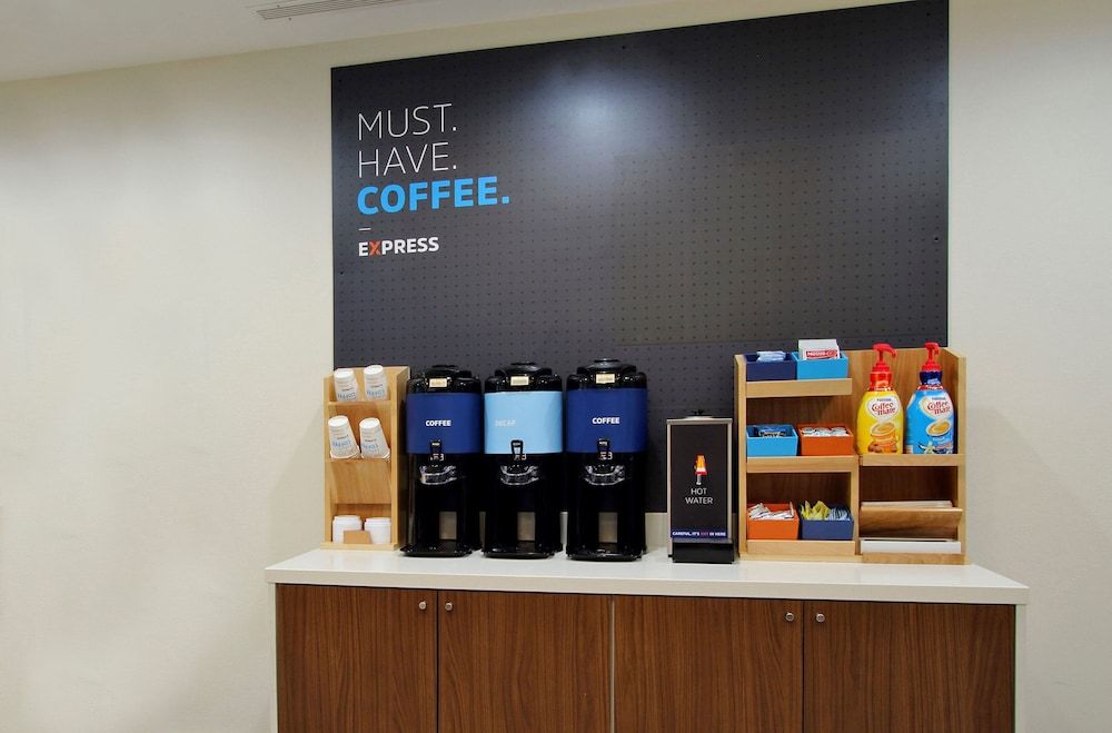 Holiday Inn Express & Suites Clovis-Fresno Area by IHG 2