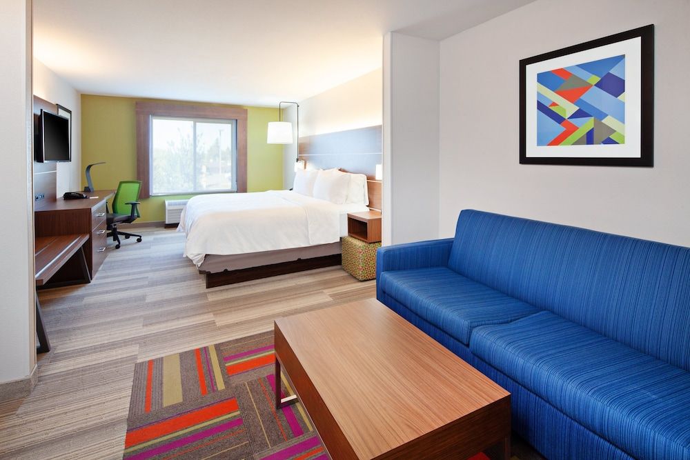 Holiday Inn Express & Suites Clovis-Fresno Area by IHG 3