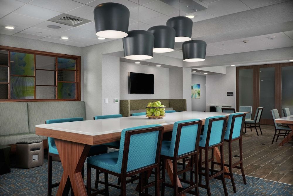 Hampton Inn by Hilton Burley 2