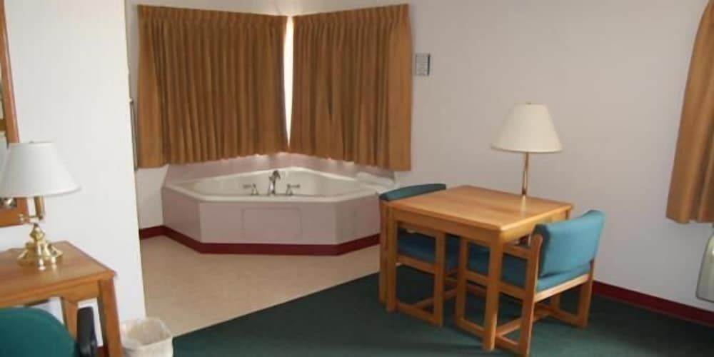 COUNTRY HAVEN INN 2