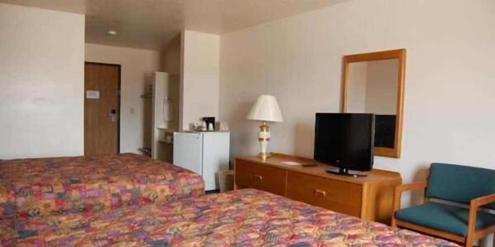 COUNTRY HAVEN INN 3