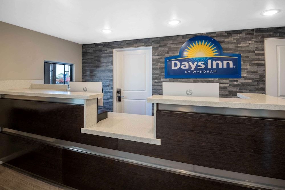 Days Inn by Wyndham Galt/Elk Grove South 2