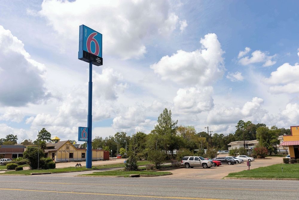 Motel 6 Lufkin, TX 2 estrelas em Lufkin