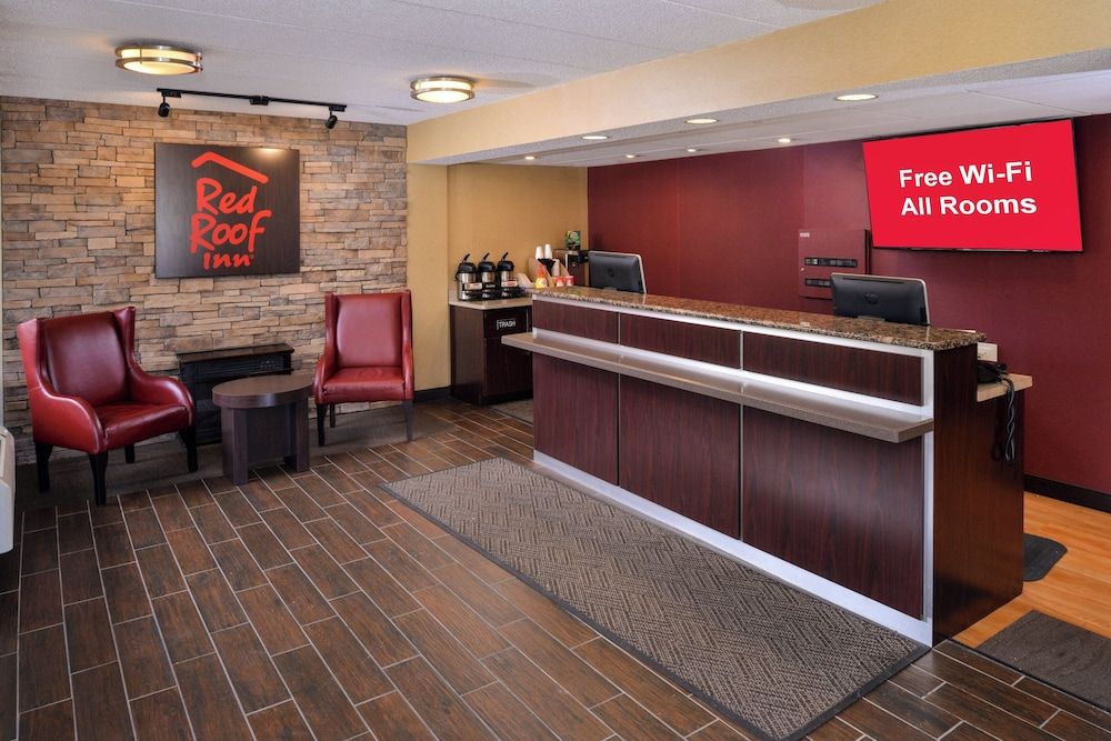 Red Roof Inn Milwaukee – Airport/Oak Creek 3