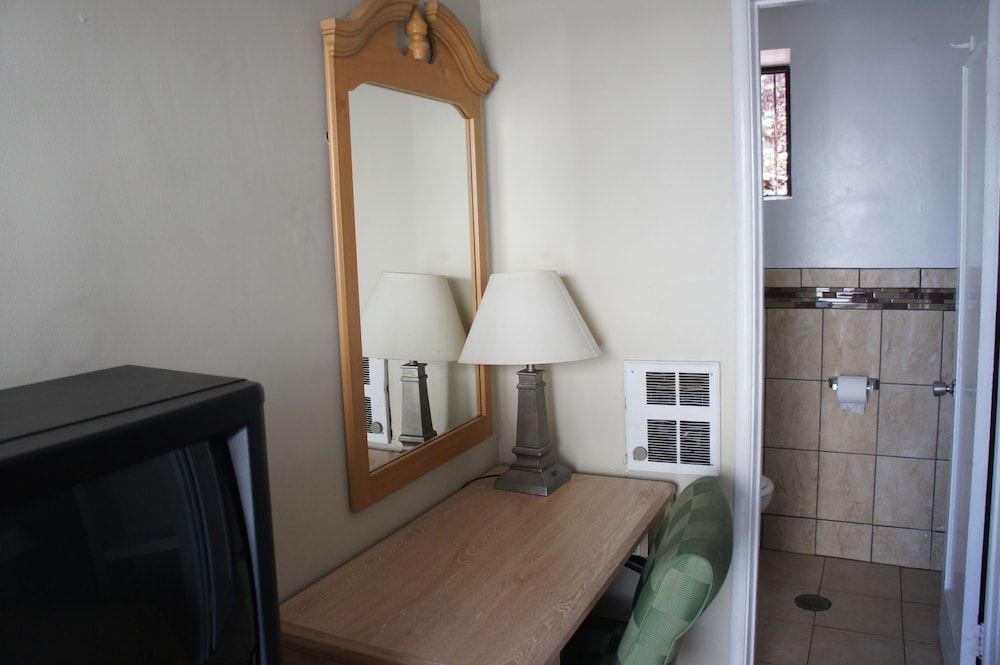 Budget Inn 2