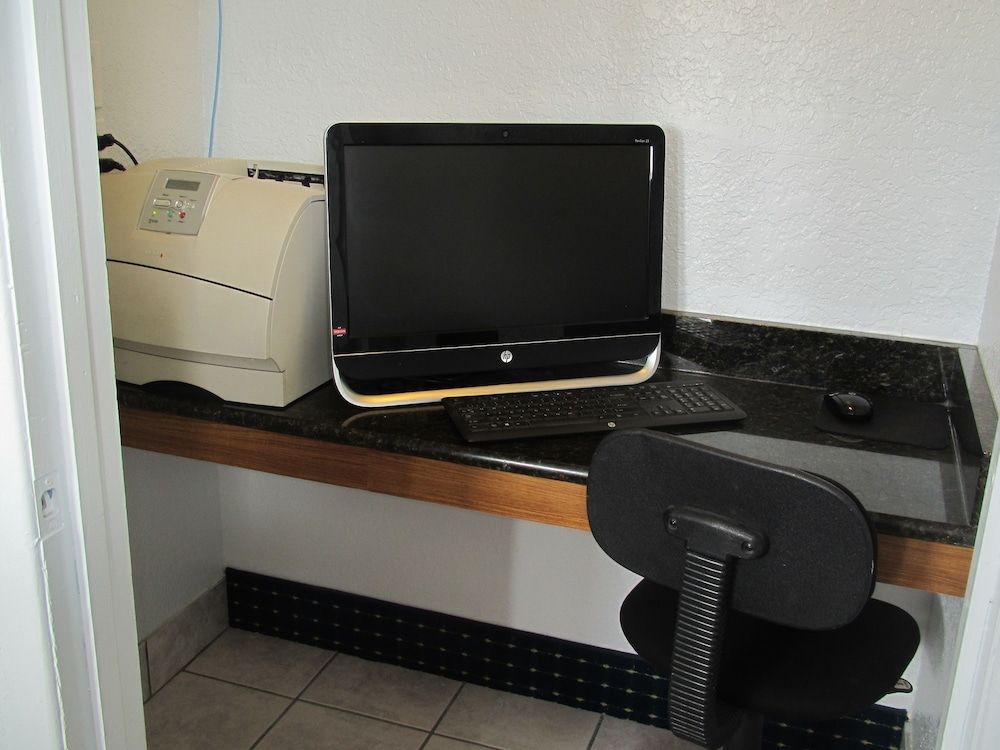 Super 8 by Wyndham Dumas TX 2