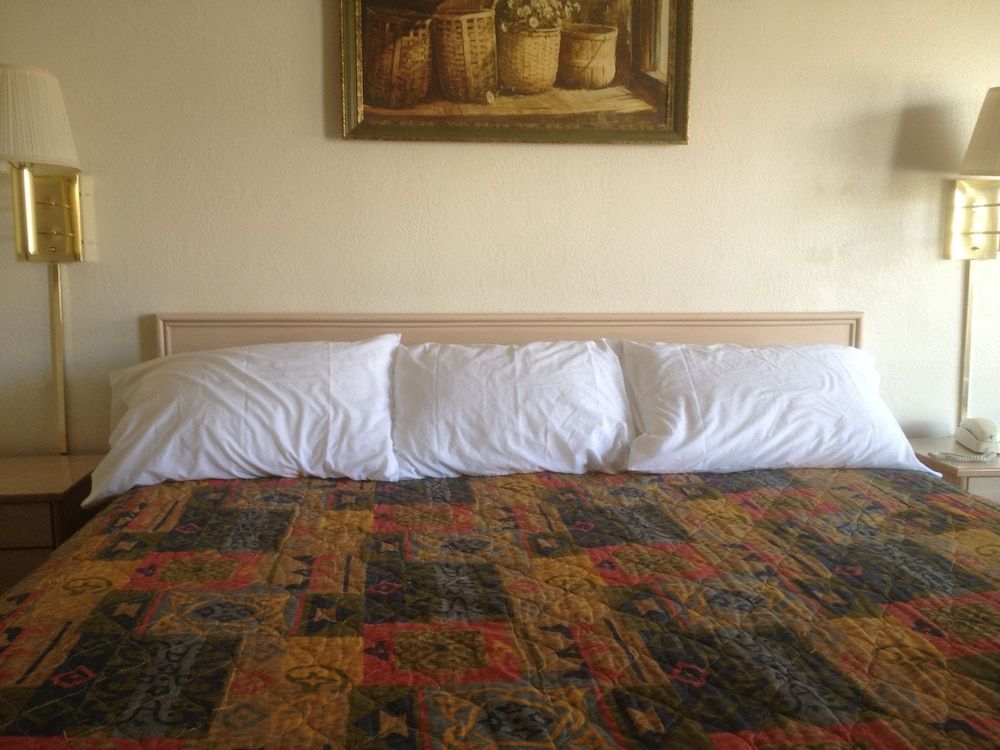 Economy Inn 2