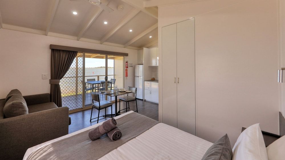 Lake Boga Caravan Park 2