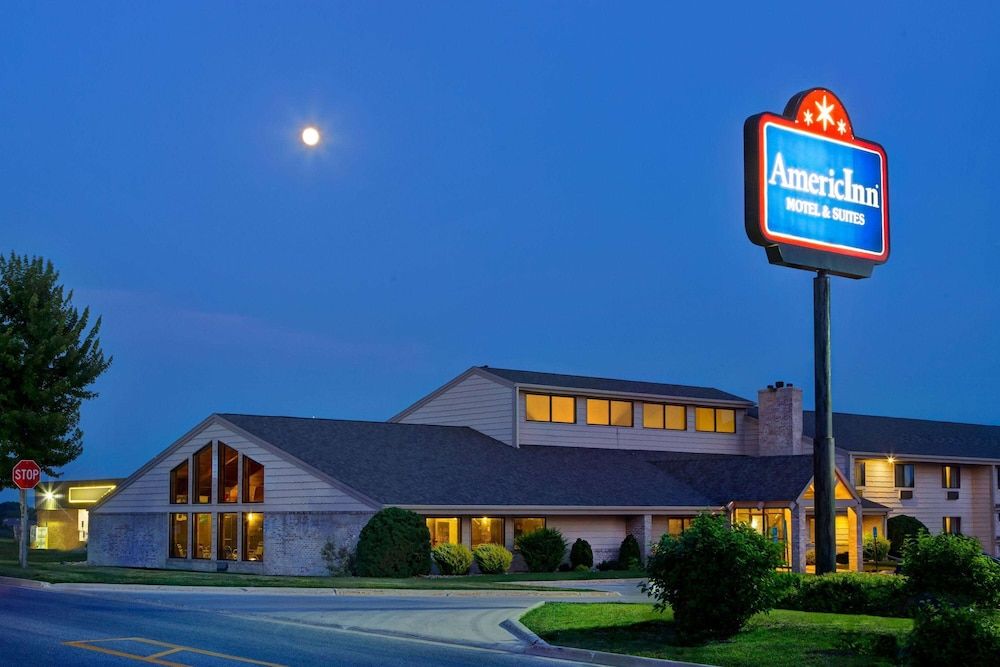 AmericInn by Wyndham Grundy Center 3 estrellas en Grundy Center