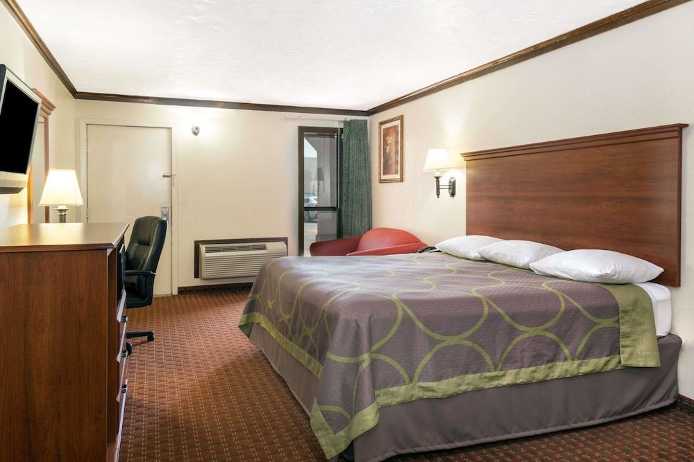 Super 8 by Wyndham Enid 3