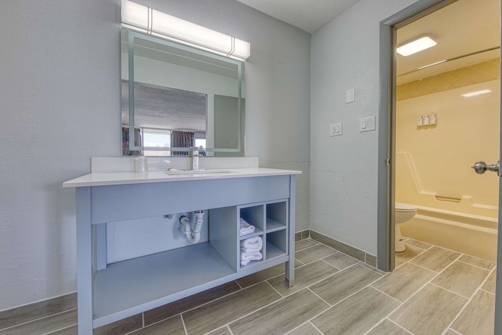 Americas Best Value Inn Stearns 3