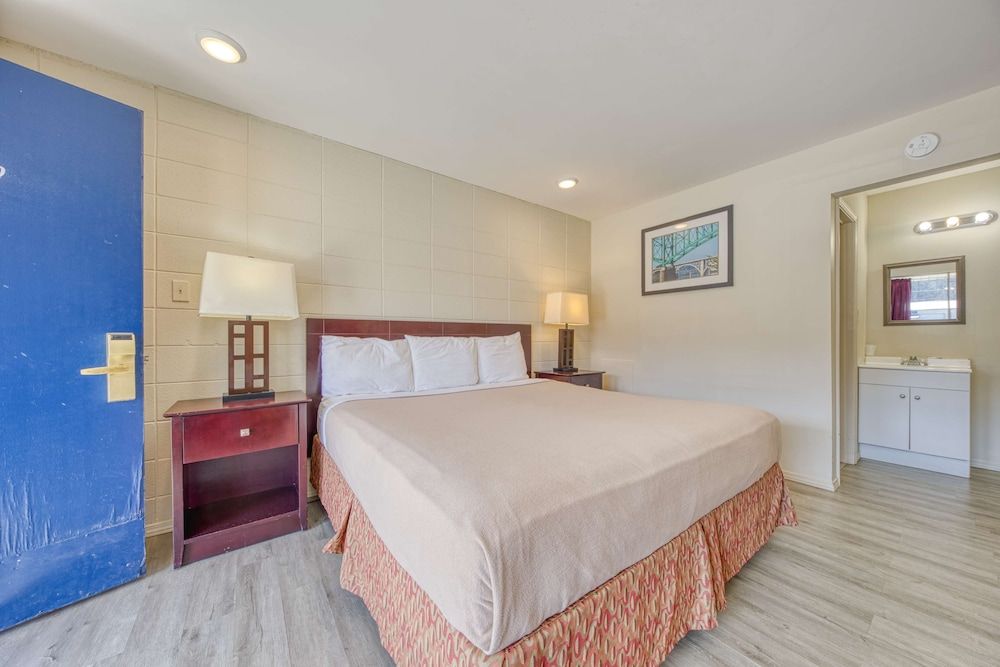 Americas Best Value Inn Stearns 2
