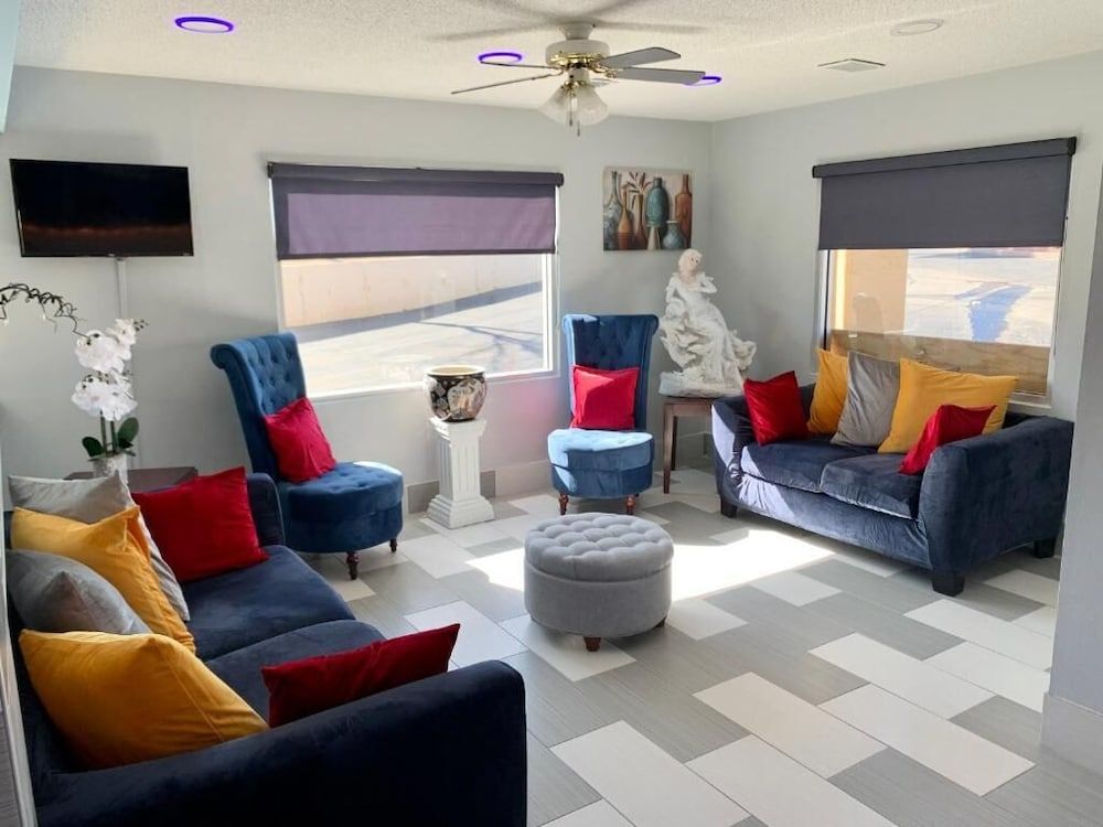 Days Inn by Wyndham Greenville 2
