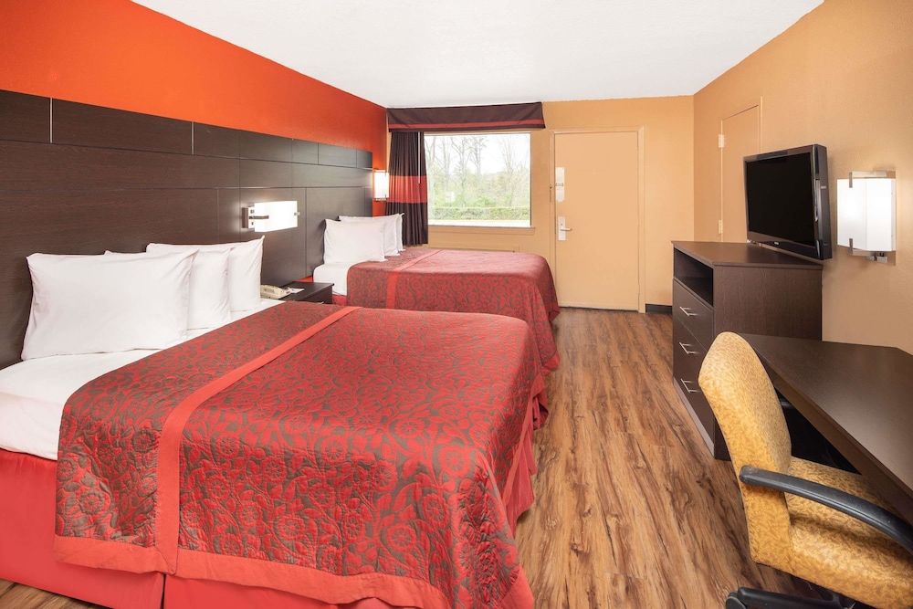 Days Inn by Wyndham Tupelo 3