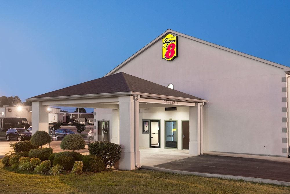 Super 8 by Wyndham Booneville 2 estrellas en Booneville