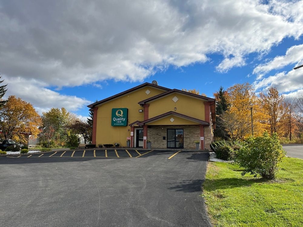 Quality Inn Oneida near Casino 2 estrellas en Oneida
