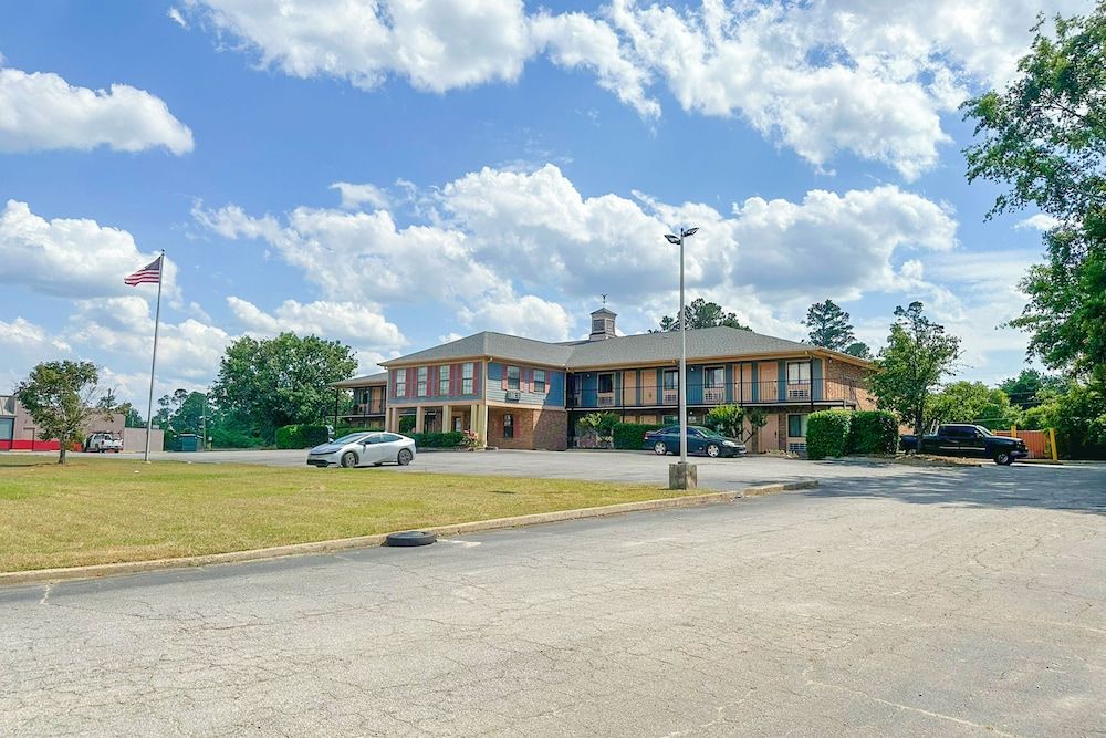 Louisville Inn by OYO Louisville GA US 1 2 estrellas en Louisville