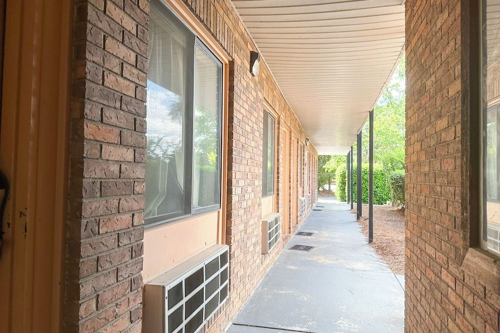 Louisville Inn by OYO Louisville GA US 1 3