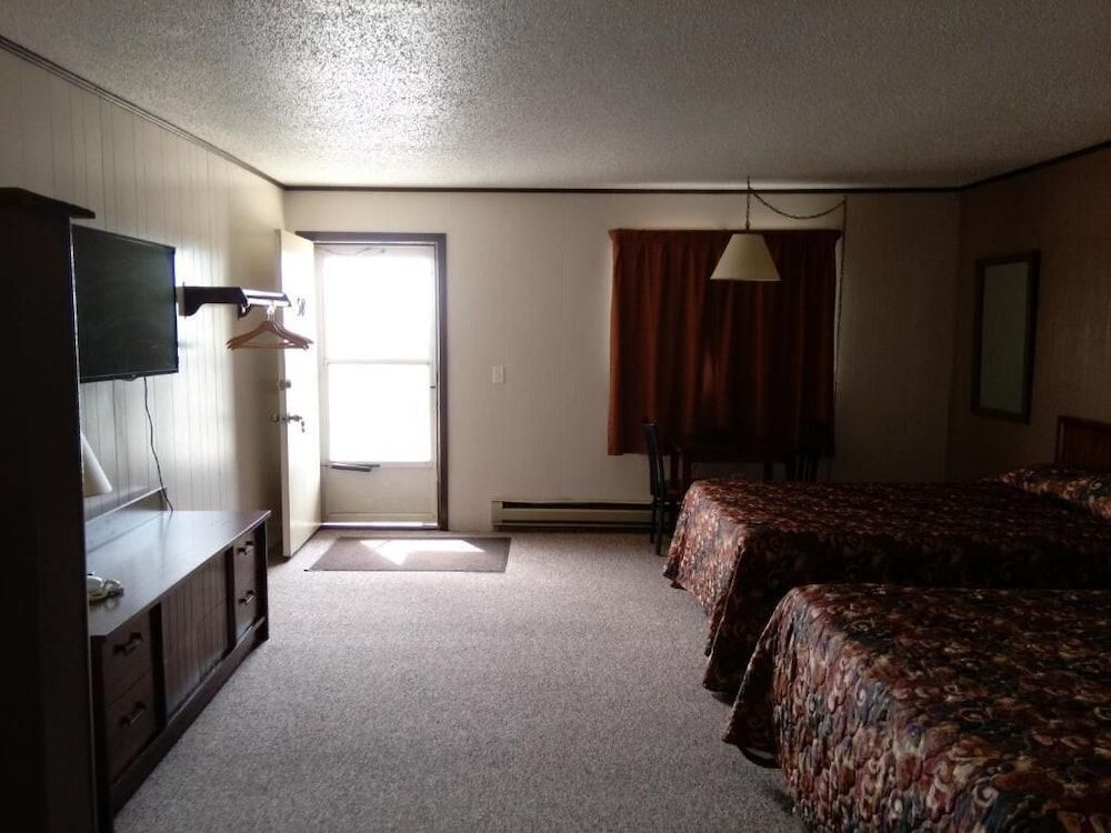 Budget Host 4 U Motel 3