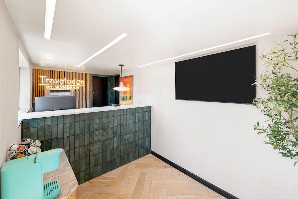 Travelodge by Wyndham Parker 2