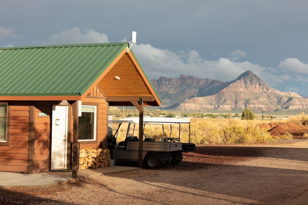 Gooseberry Lodges 2
