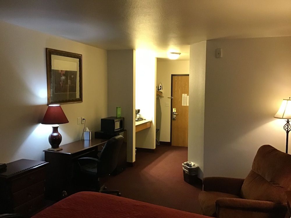 Super 8 by Wyndham Rexburg 3