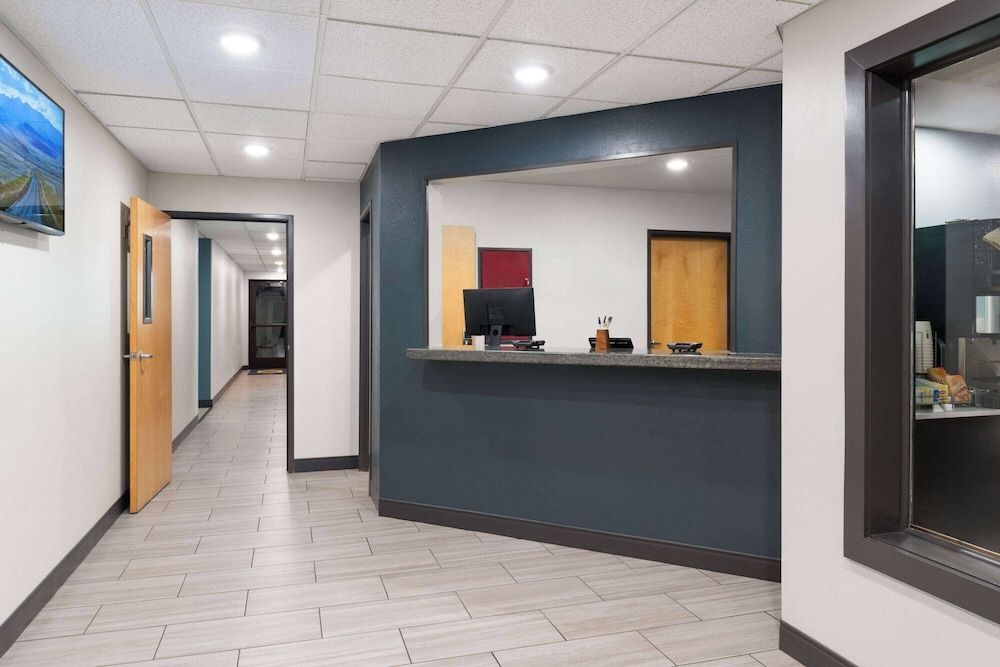 Super 8 by Wyndham Big Timber 2