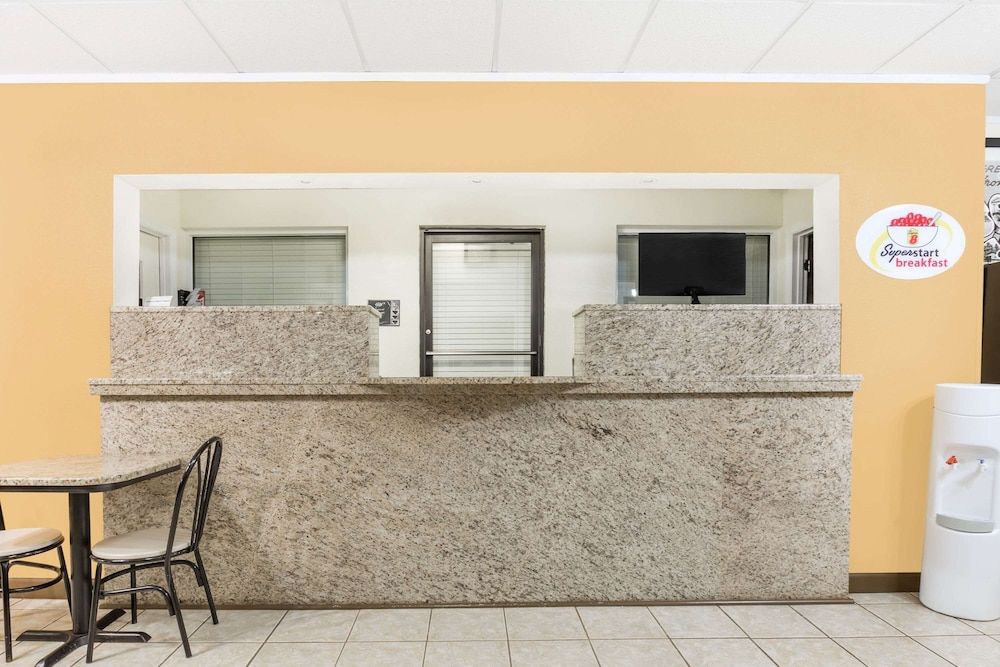 Super 8 by Wyndham Santee 2