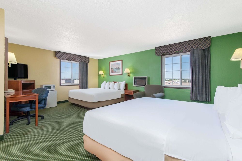 Days Inn by Wyndham Great Bend 3
