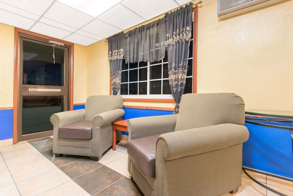Days Inn by Wyndham Great Bend 2