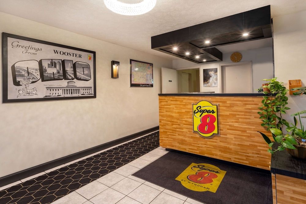 Super 8 by Wyndham Wooster 3