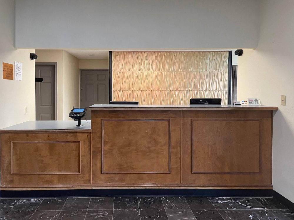 Econo Lodge Inn & Suites Sweetwater I-20 2