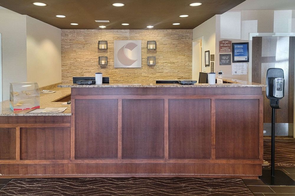 Comfort Inn & Suites Watford City 3
