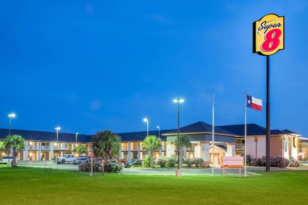Super 8 by Wyndham Dilley TX 2 estrellas en Dilley