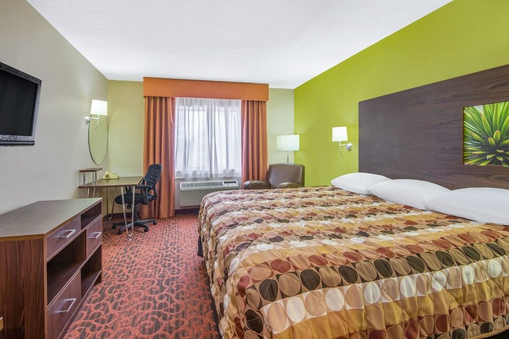 Super 8 by Wyndham Portales 3