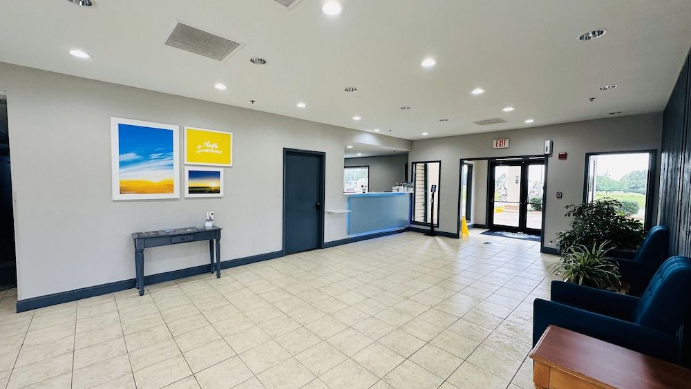 Days Inn & Suites by Wyndham Wynne 3