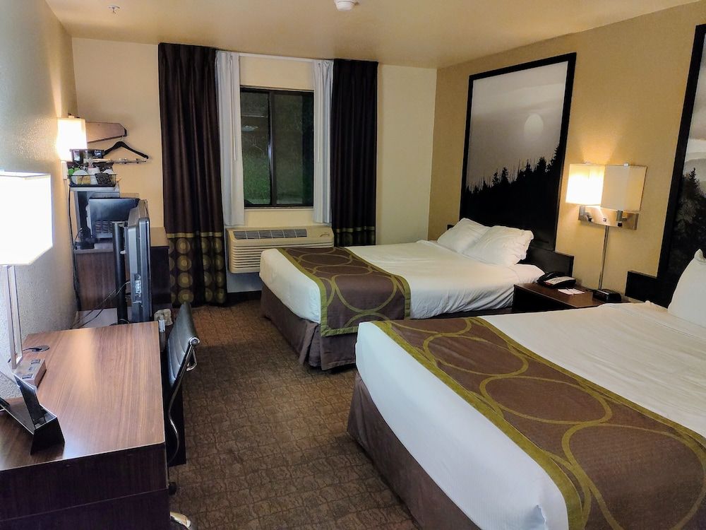 Super 8 by Wyndham Lebanon 3