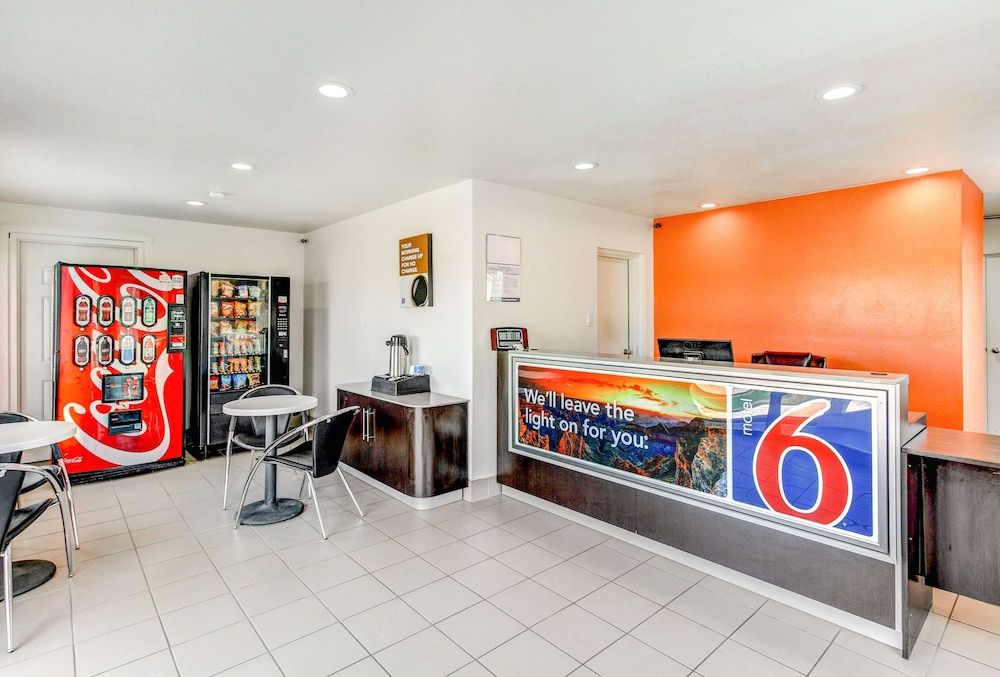 Motel 6 Waco, TX - Lacy Lakeview 2