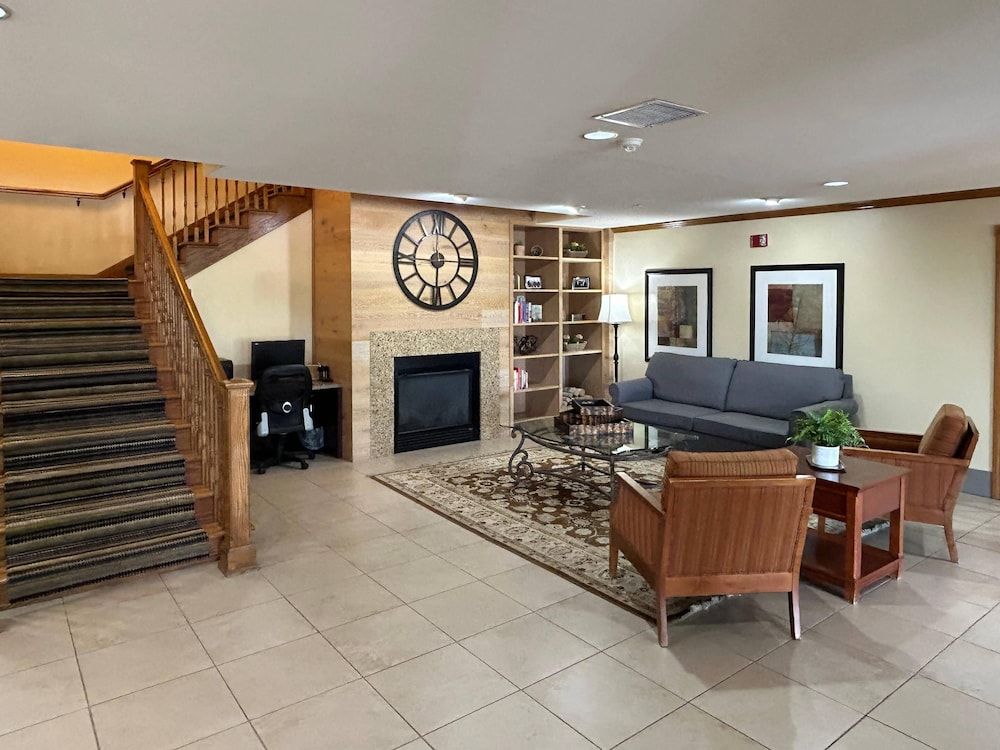 Country Inn & Suites by Radisson, Owatonna, MN 3