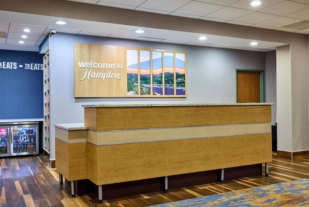 Hampton Inn &  Suites Grants Pass 3
