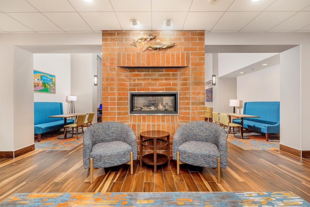 Hampton Inn &  Suites Grants Pass 2