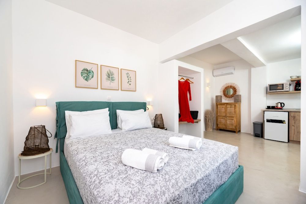 AERENIA SUITES 3